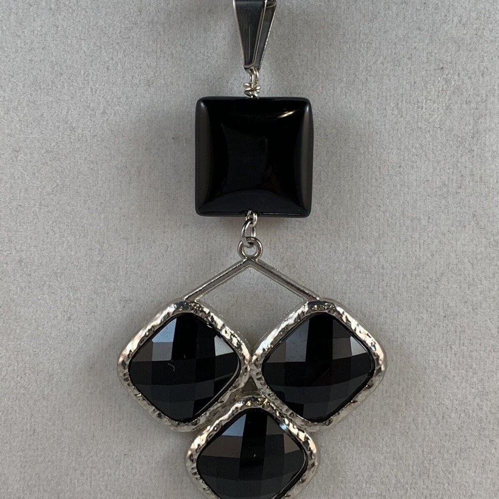 Silver Tone Cable Chain Necklace With Black Crystals (NA3)